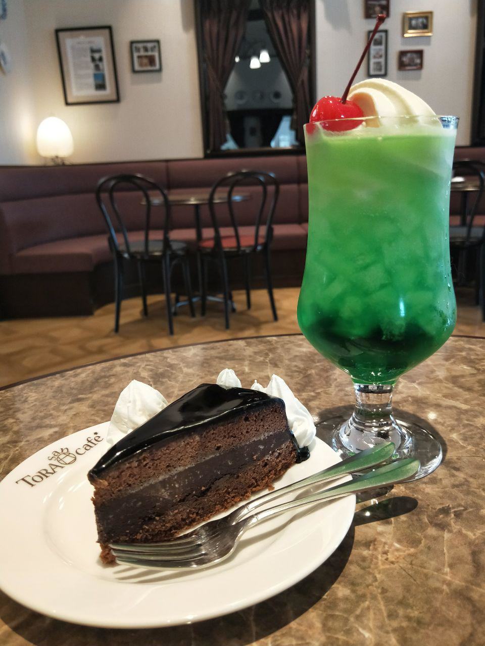 Sachertorte (JPY450) & Melon Cream Soda (JPY450)