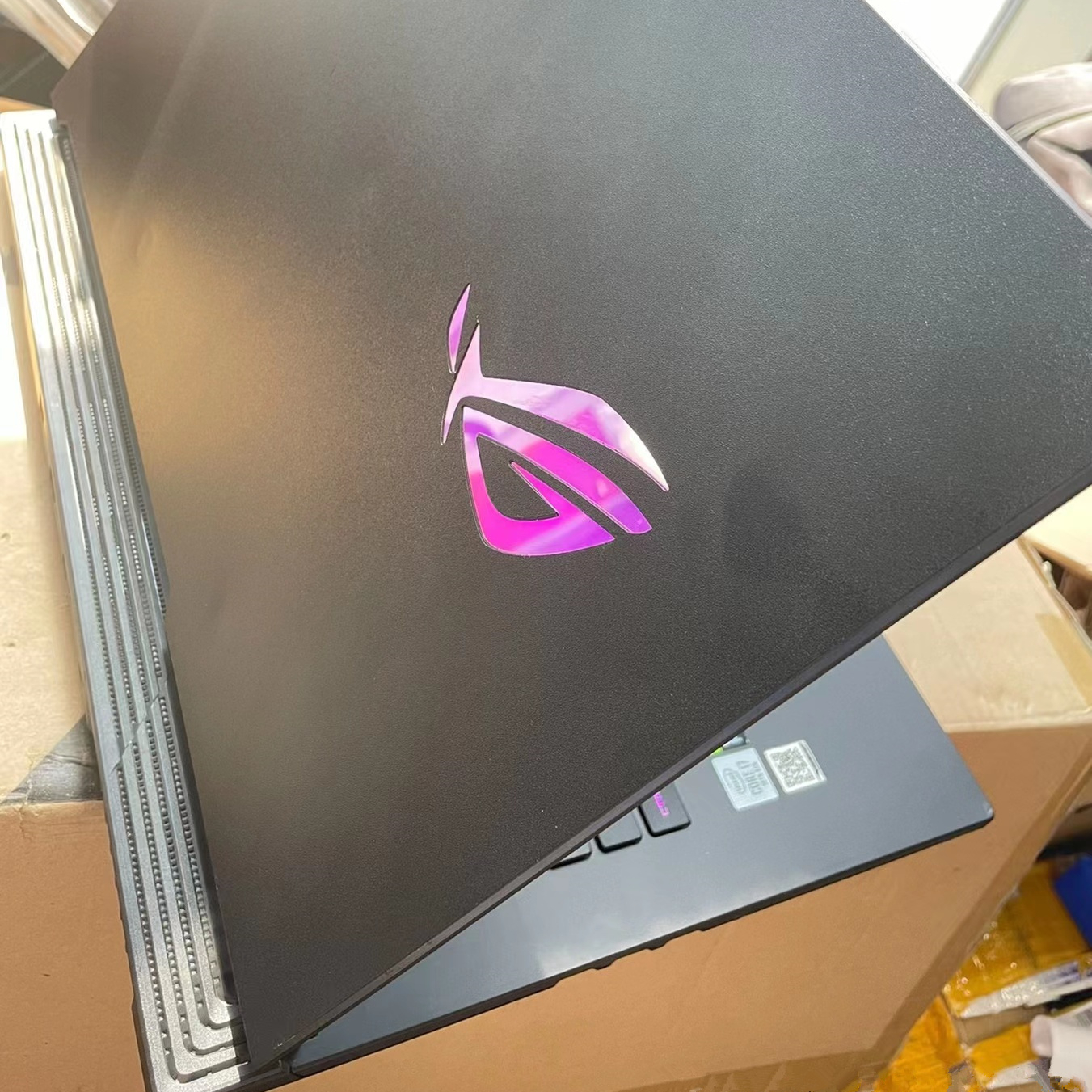 Original For Asus Rog Strix Scar 4 I7-10875h 16gb 512gb Rtx 2070s(8gb) Gaming Laptop 15.6inch(300hz) Display 
