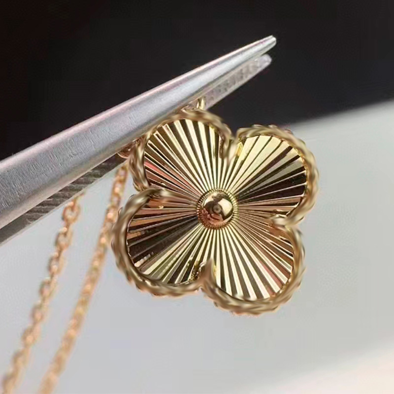 Vintage 18K Pure Gold Necklace Workshop Wholesale Women's Au750 Gold Jewelry Four Leaf Clover Item Customization