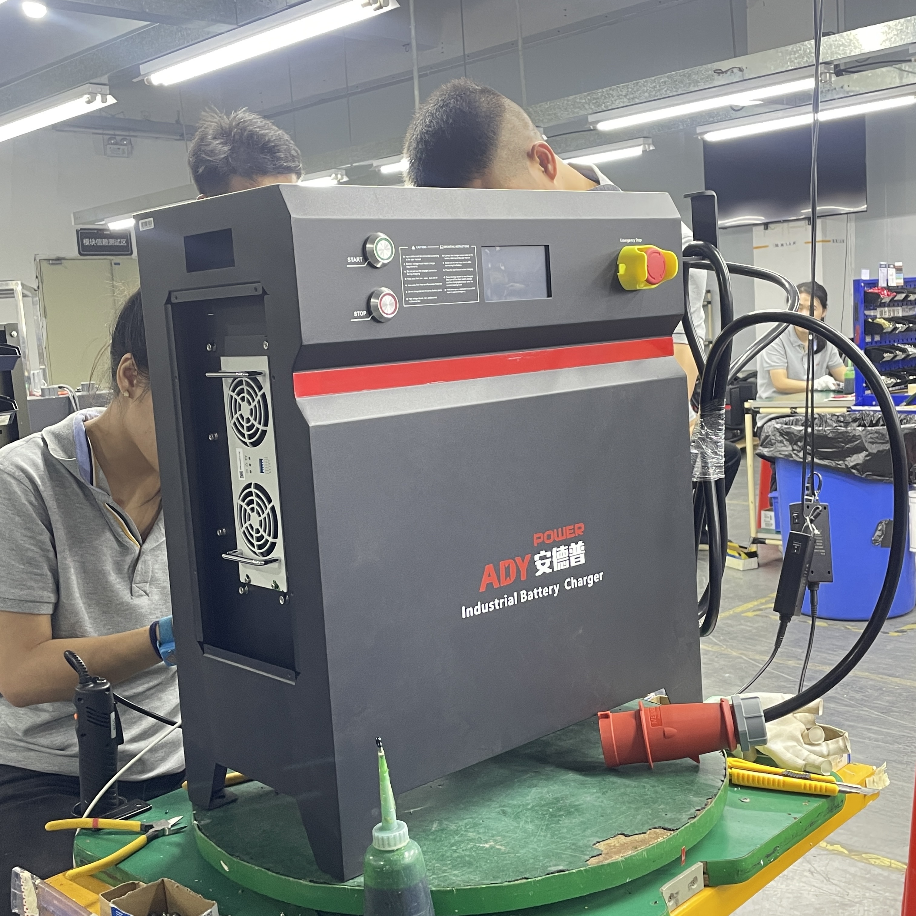 China Factory 48v 100a 6kw Portable Mobile Electrical 4 Wheel Golf Trolley Battery Charger Trader