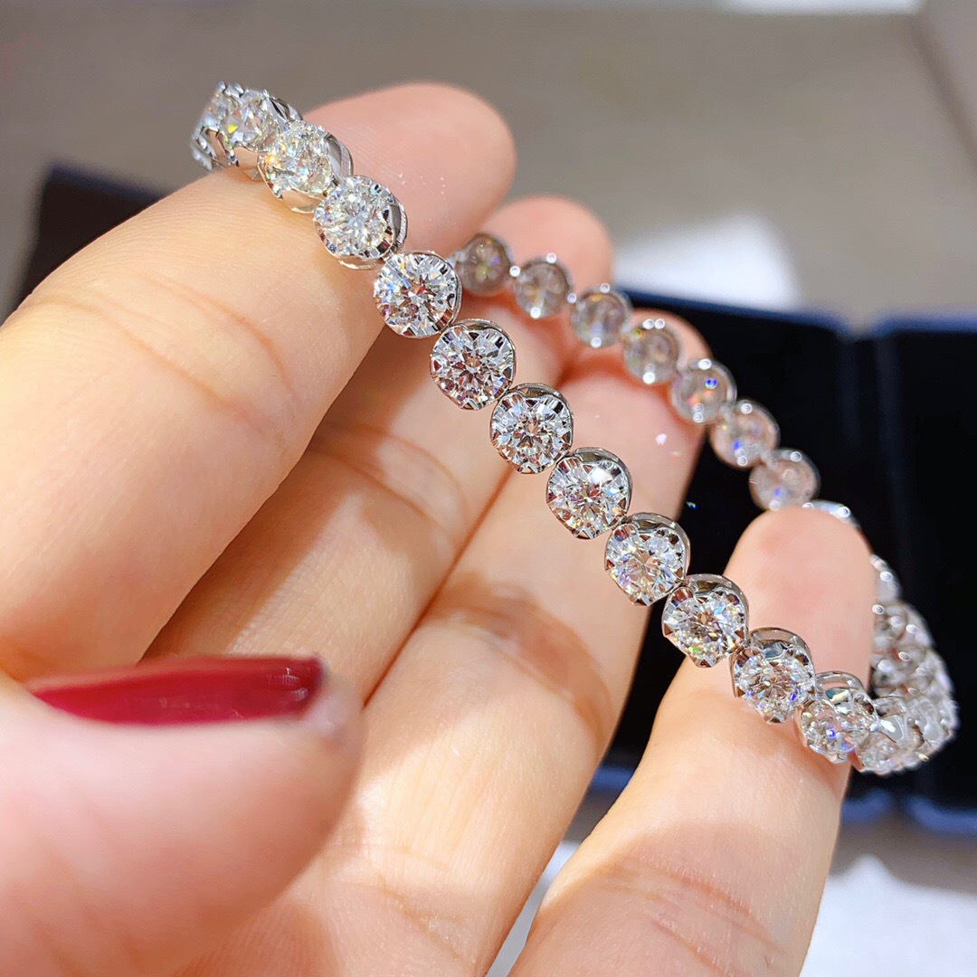 2022 European And American 18K Gold Four-Claw Diamond Bracelet 30 Points Diamond Bracelet Can Pass The Test Drill Pen