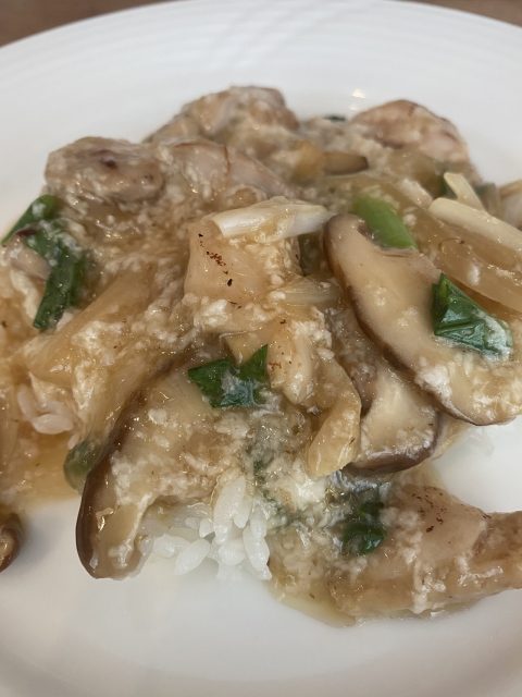 鶏肉と椎茸のとろろあんかけご飯