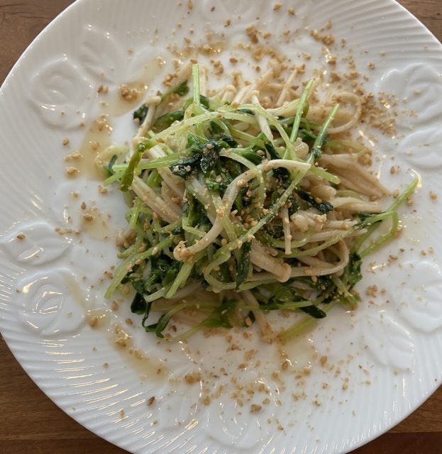 豆苗とえのきのごま和え