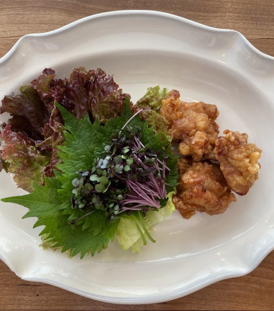 ルビーカイワレとサニーレタスで食べる さっぱり薬味唐揚げ