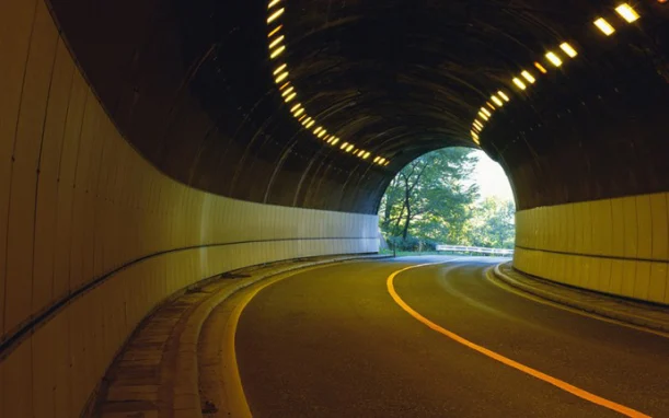 トンネルの出口