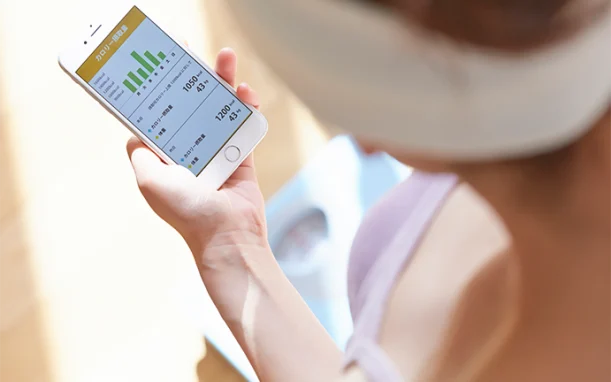 アプリを見る人