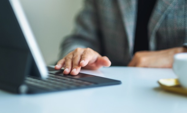 PC作業をする人