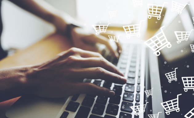 キーボードをたたく人