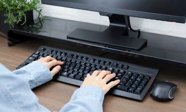 PC作業をする人