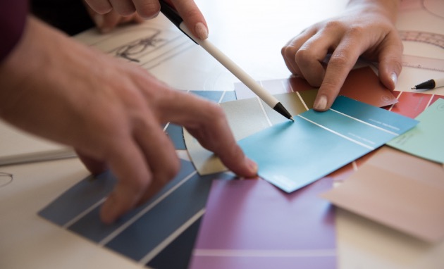 色を考える人たち