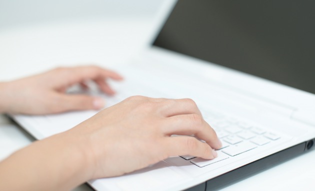 PC作業をする人