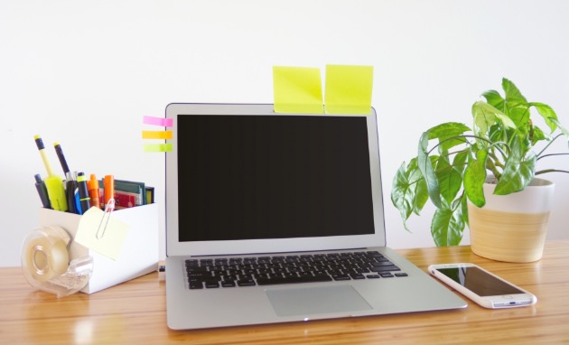 付箋のついたPC