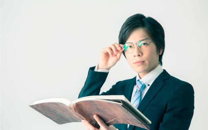【行政書士に記帳代行!】行政書士に記帳代行するメリットと税理士との違いについて