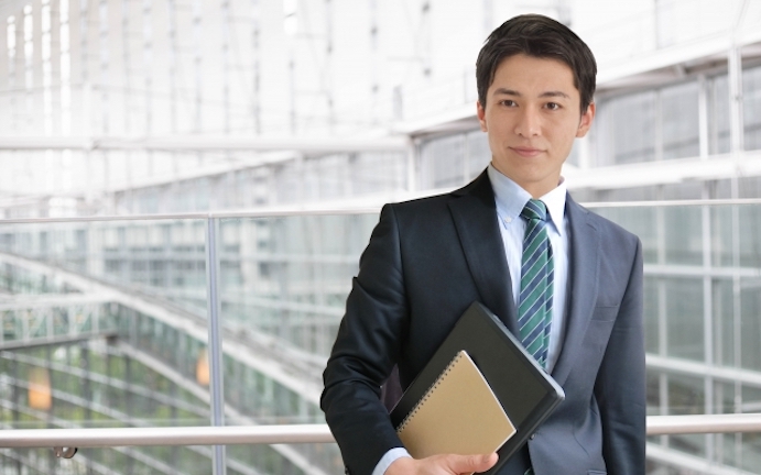 求人原稿をプロのライターに作成代行!相場と発注時のポイント