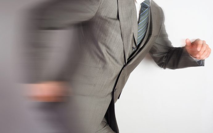 個人の仕事を効率化させるには?仕事の早い人の特徴や方法を解説