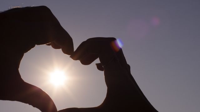 1対1で出会えるお見合いの特徴と婚活パーティーとの違いも解説