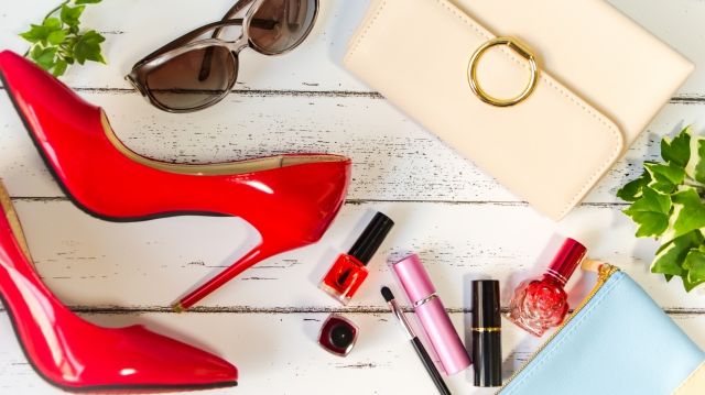 お見合いの服装に合わせるバッグの選び方