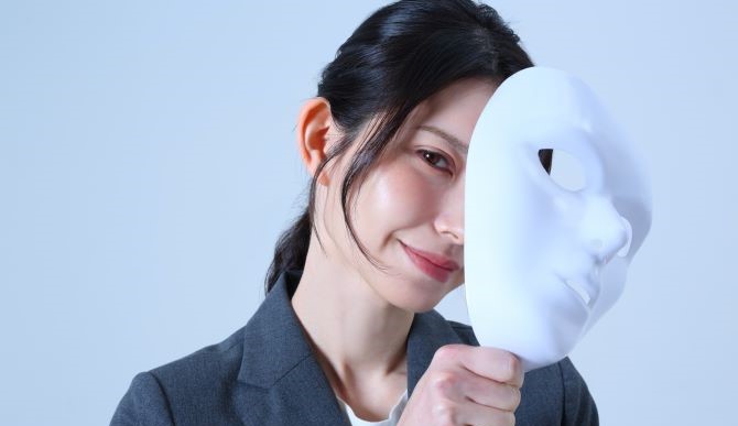 トラブル事例としては嘘をつかれる・騙されるケースが多い