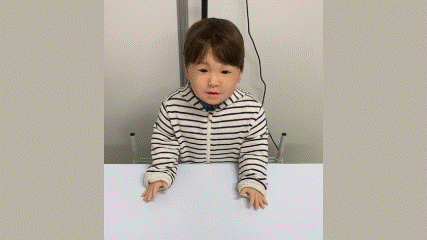 対人インタラクションに臨む子供アンドロイド
