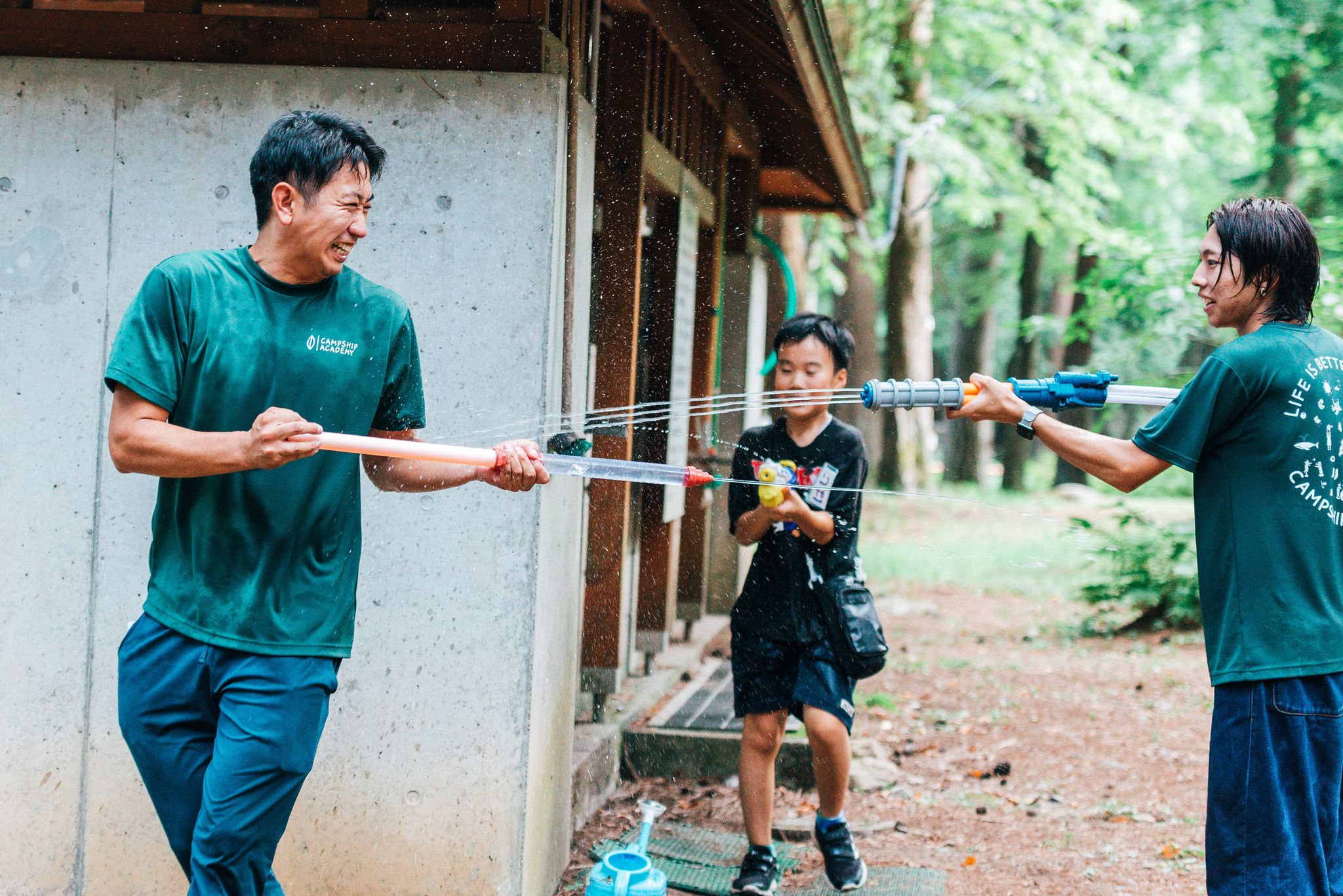 この夏はリーダーも本気で遊びます！！暑い中みんなで水鉄砲大合戦🌟