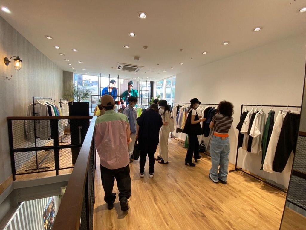 23SSコレクションの展示会。会場を探すところから全て創り上げたWIND AND SEAのチーム、お疲れさまでした👏
