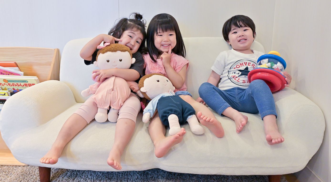 大人もコーヒーを飲んで息抜きをするように、子どもたちにも息抜きが必要です。エデュリーでは、子どもが人間らしくいられる環境として「くつろぎコーナー」を設置しています。