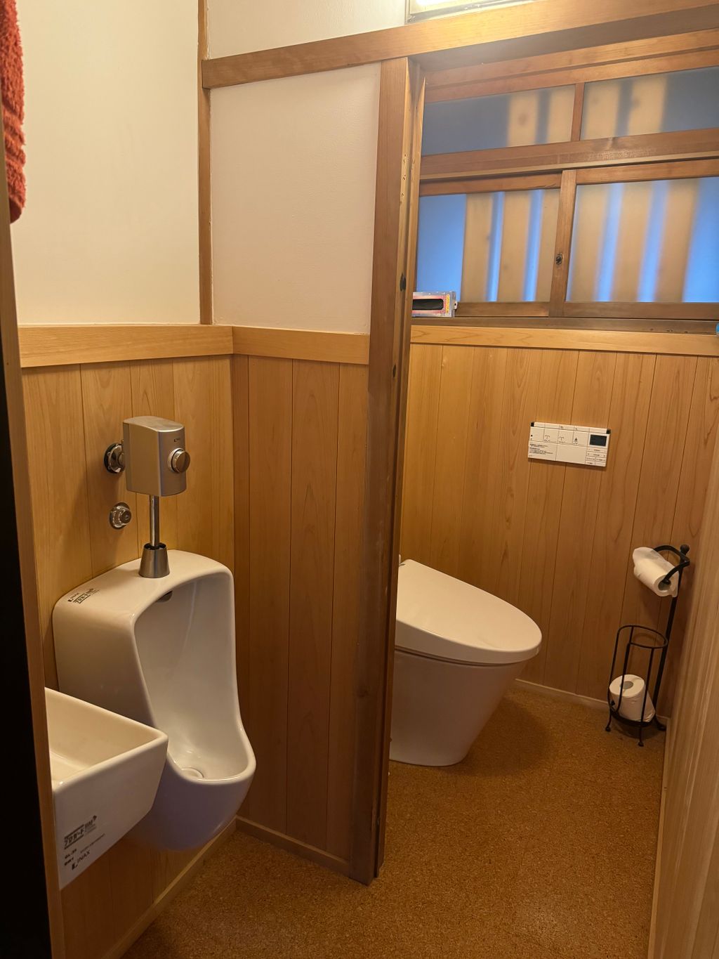 Toilets (shared)