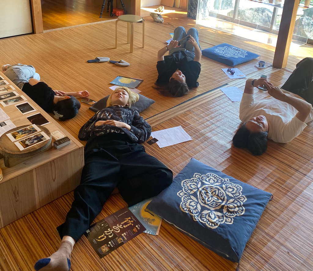 📍15:00ごろ、OHARANO STUDIO GALLERYの座敷に寝転ぶ。風通しの良い部屋が心地よい。