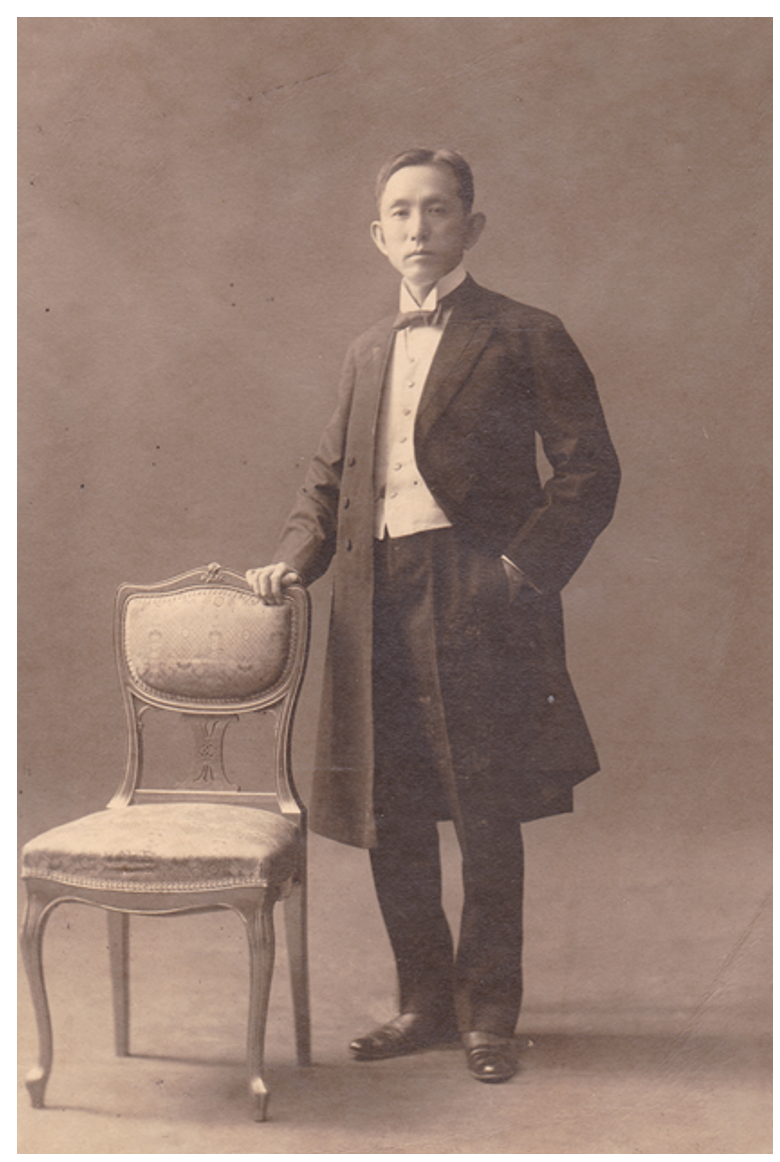 図１．河浦謙一肖像写真 柴田直子氏蔵