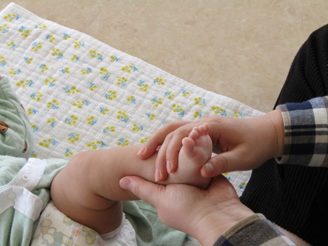 小さな、かわいい足もマッサージ!!