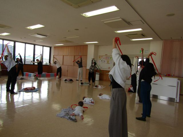 次は、ママ達のストレッチ！！