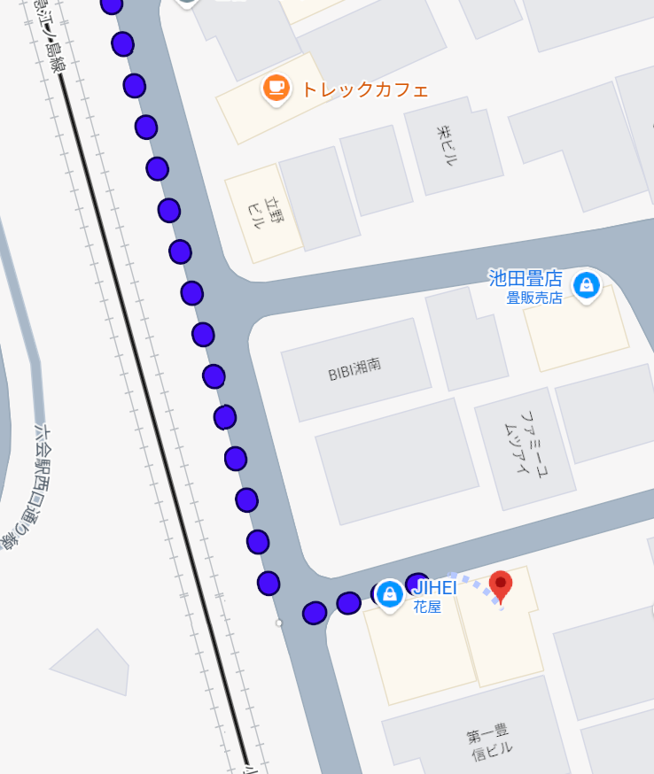 花屋「JIHEI」さんを曲がれば、すぐです。