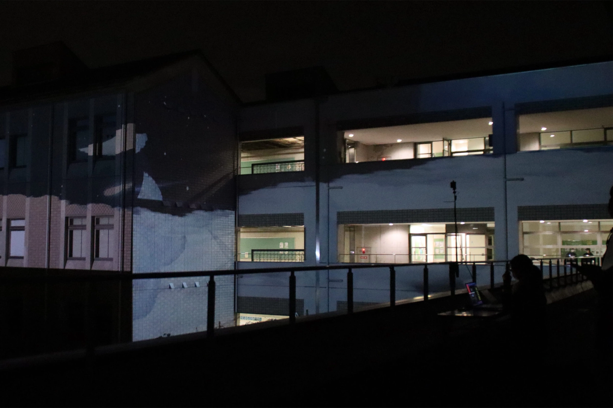 配信を行った場所は山×コンクリートの中のため、電波の入りが悪くて悪くて、ポケットWiFiを高々と掲げて少しでもマシにしようという力技です、おかげさまで何とかなりました。こういう現場のチューニングが大事だよなぁと思う。