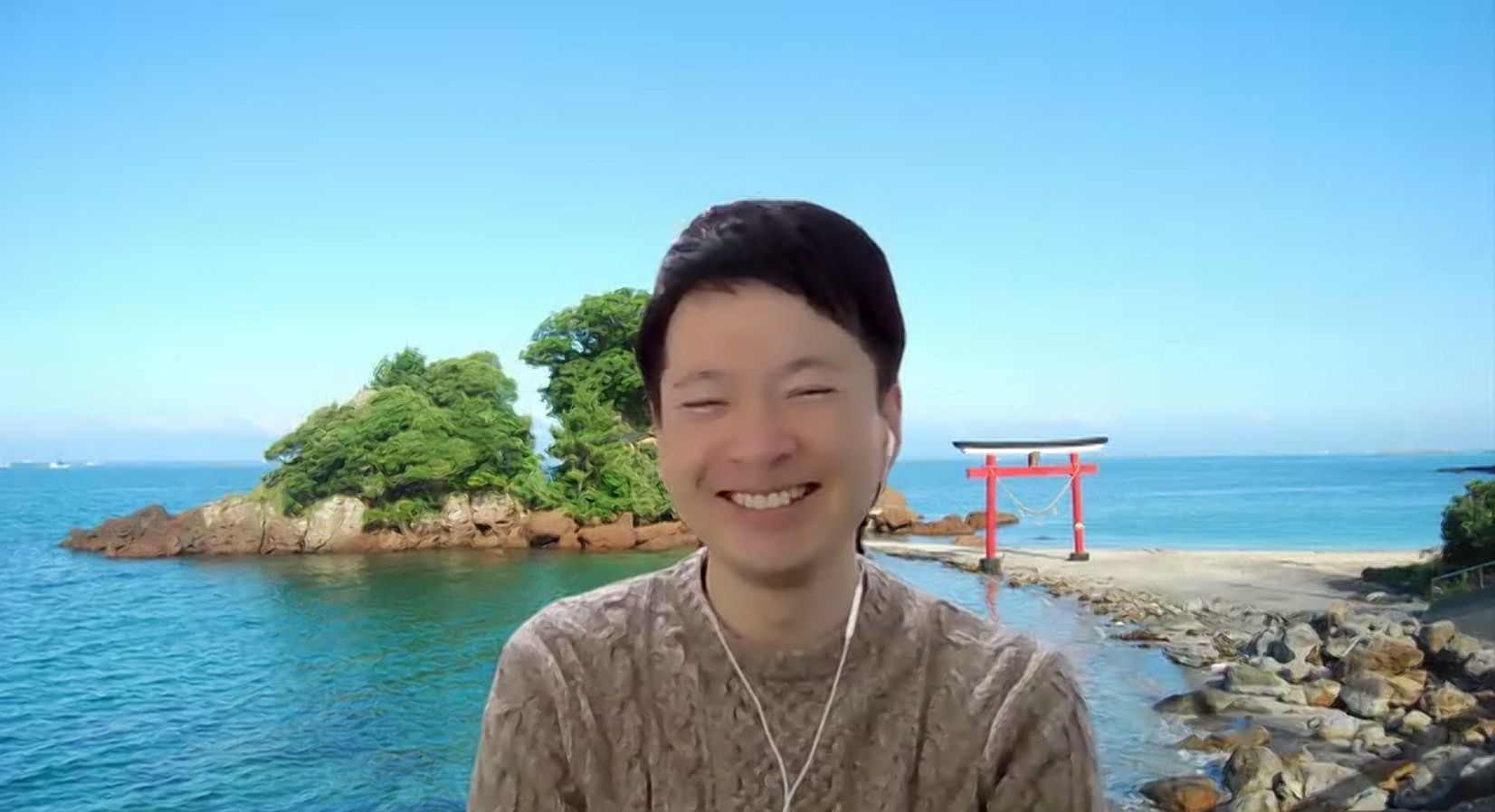 橋口さんのzoomの背景に見える「荒平天神」は時間帯によって様々な表情を見せる絶景のパワースポット。満潮時には道が海中に隠れ、まるでモン・サン・ミシェルのように「海に浮かぶ島」となります。