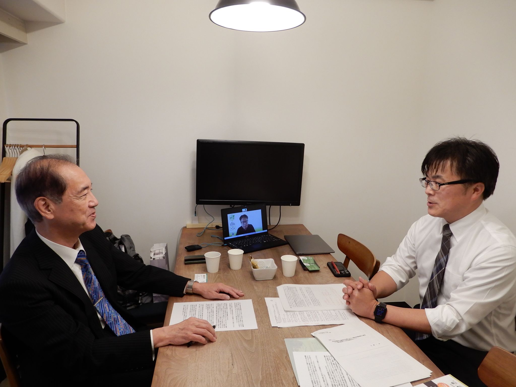 財ラボ代表理事・定野司氏（左）と小関一史さん（右）