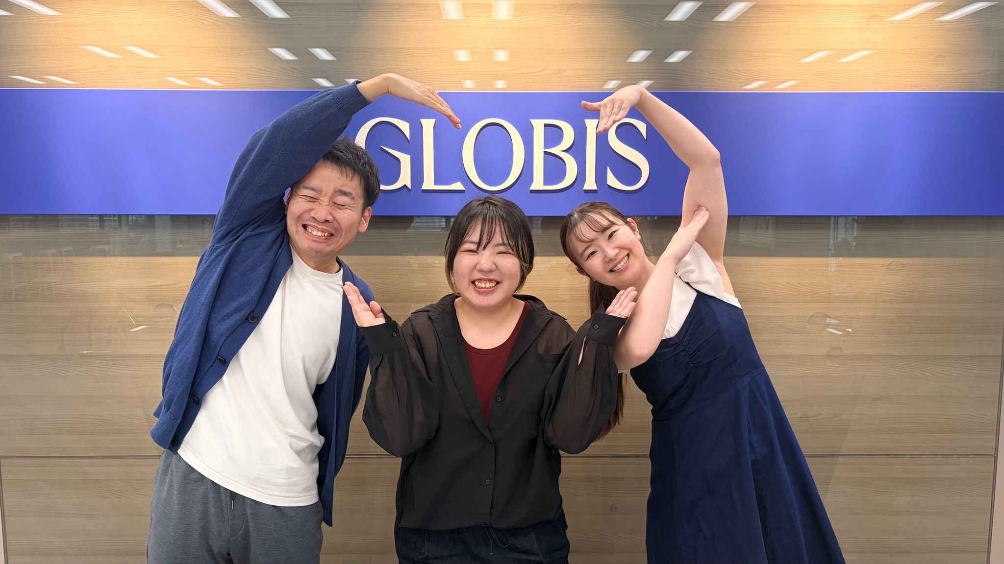左から：三浦、小波津、チームメイトの城野
