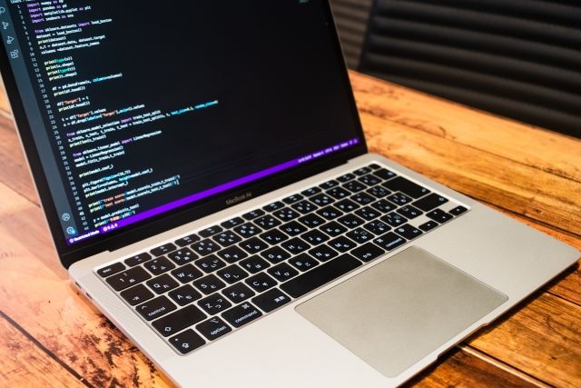通常のアプリケーションのご提案・開発をいたします.
プロジェクトマネジメント、クラウド構築、アプリケーション開発、データベース構築など一貫して行います.