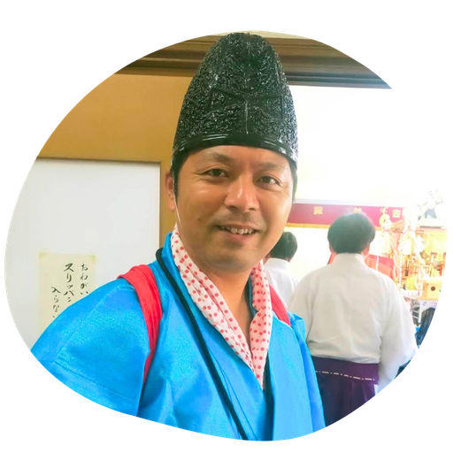 濱中 香理さん
地元育ちの熱意で役場から特産や教育の革新に挑み続ける仕掛け人(海士町教育委員会共育課長)
