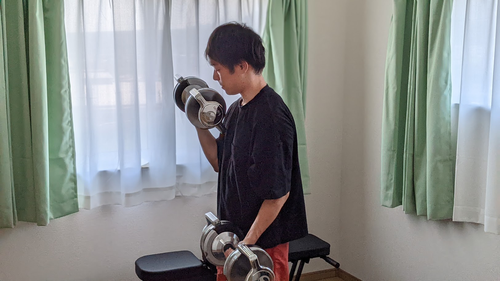 10kgのダンベルカール