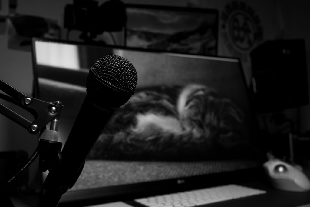 フルリモートを支えるPCデスク