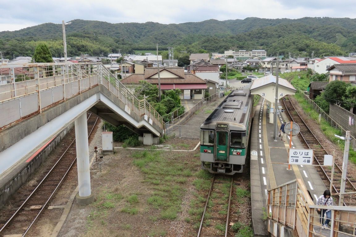 2015年9月 高徳線・鳴門線の池谷駅にて