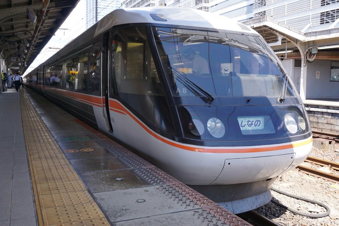 名古屋から乗車した特急しなの11号長野行