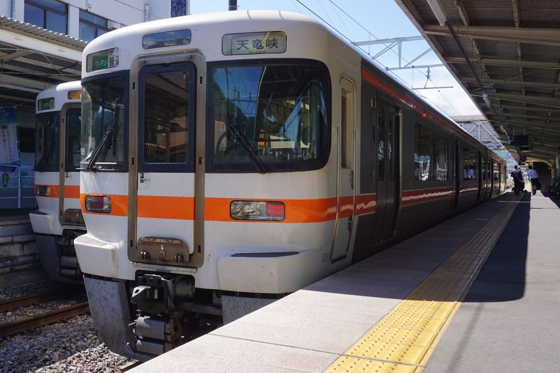 岡谷から乗車した飯田線直通の天竜峡行き 飯田線への乗車自体は2019年に果たすことになる
