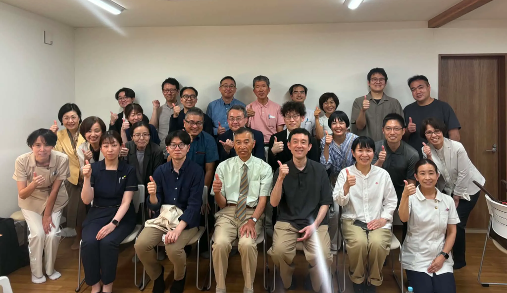 講演会参加者との集合写真