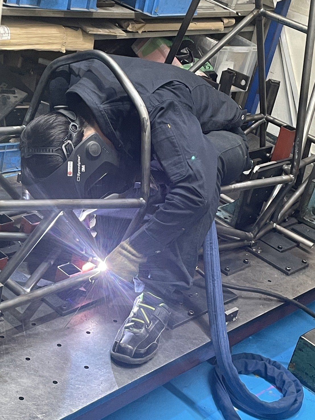 車両製作の様子