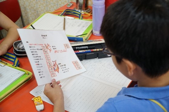 ぎやまん亭の看板メニューは「長崎ちゃんぽん」。他にも「たこわかめちゃんぽん」という珍しいメニューを発見。ママさんに由来を質問しました。