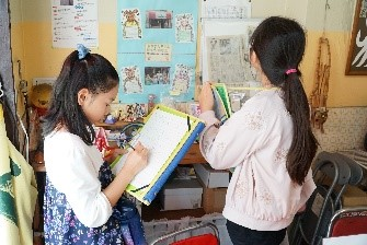 店内にも地図や新聞の切り抜きがたくさん貼られていることに気づきました。パパさんに質問すると千葉の歴史について掲示しているとのことでした。