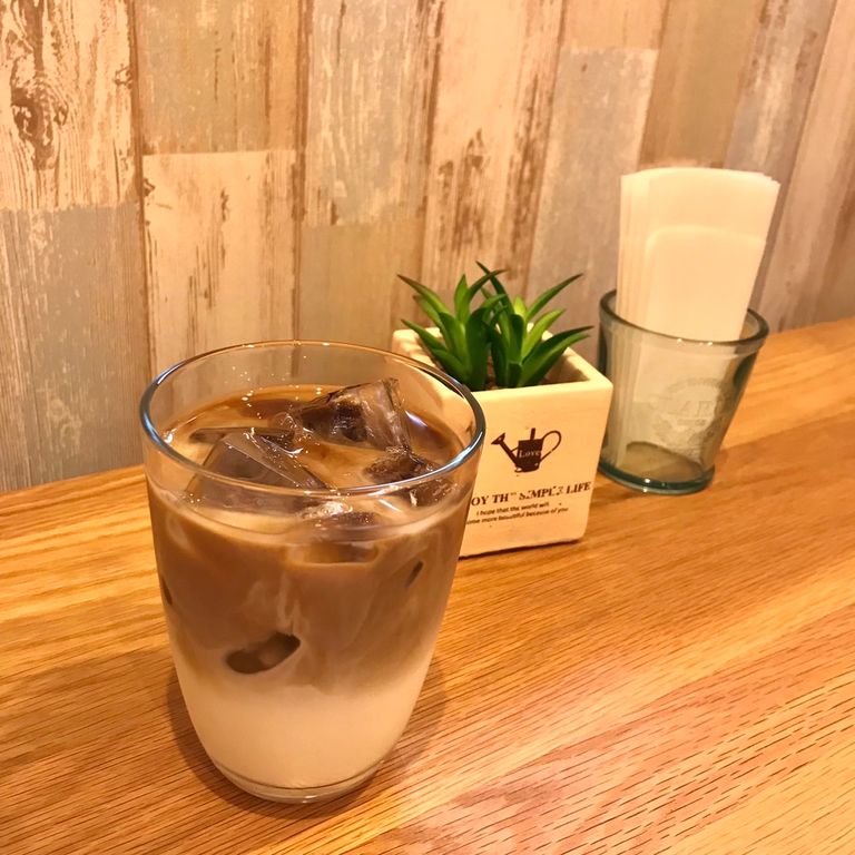&CAFE - アイスカフェラテ