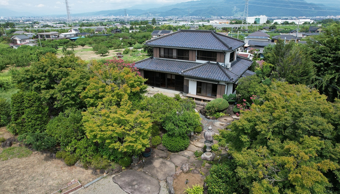 【山梨県】一棟貸し宿　庭園の家