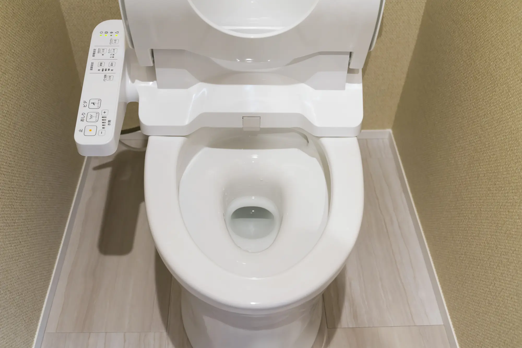トイレの嫌なニオイを除去！原因と場所別の掃除方法、予防策も徹底解説